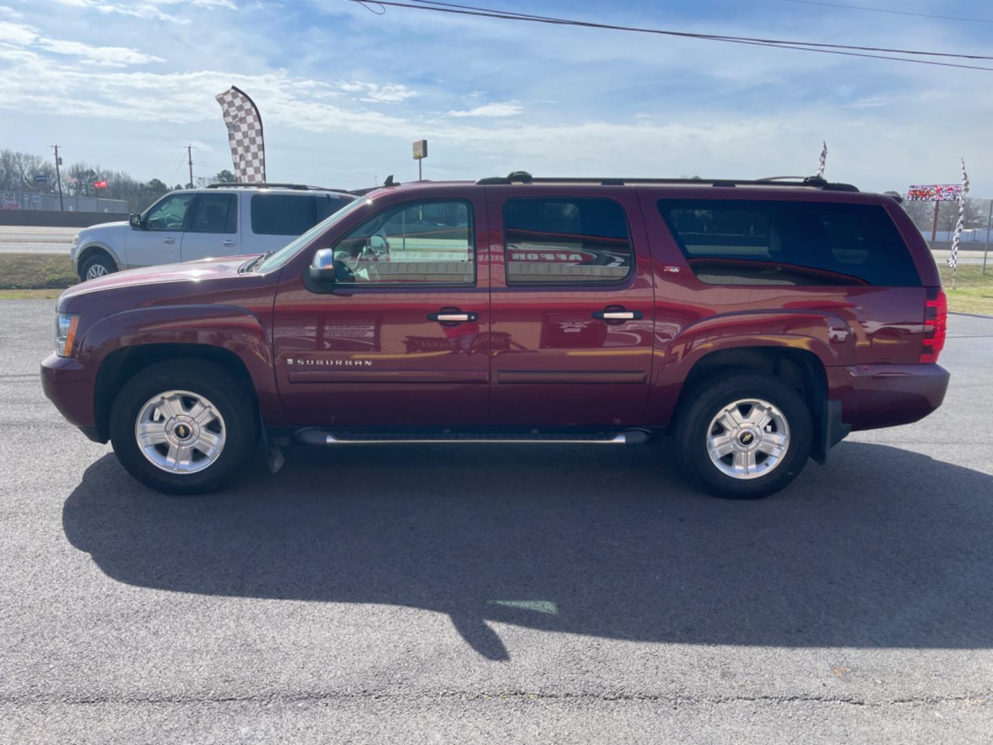 2008 Maroon Chevrolet Suburban 1500 (3GNFK16348G) with an V8, 5.3 Liter engine, Automatic, 4-Spd w/Overdrive transmission, located at 8008 Warden Rd, Sherwood, AR, 72120, (501) 801-6100, 34.830078, -92.186684 - Photo#4